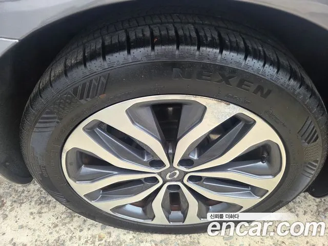 Renault-KoreaSamsung Megane 2016 thumb 5