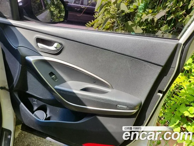 Hyundai Santa Fe 2016 thumb 9