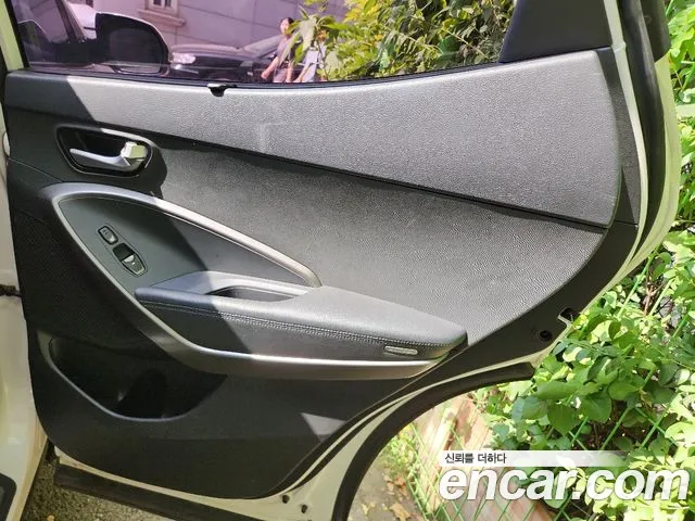 Hyundai Santa Fe 2016 thumb 11