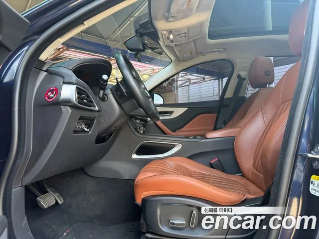 Jaguar F-Pace 2019 thumb 8
