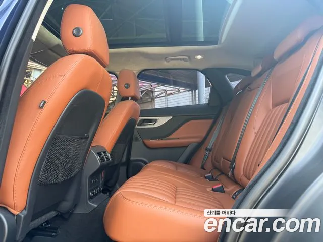 Jaguar F-Pace 2019 thumb 9