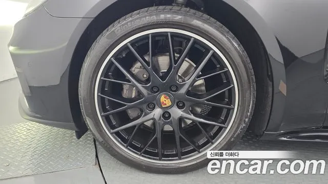 Porsche Panamera 2021 thumb 5