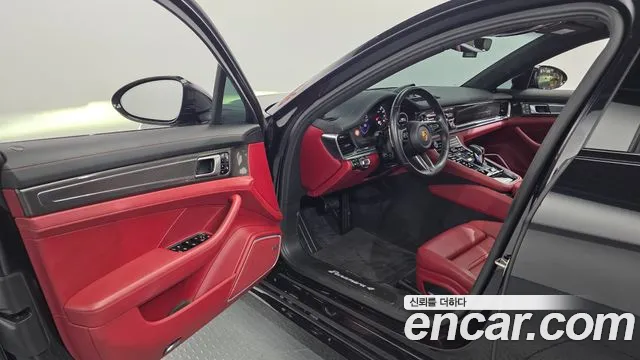 Porsche Panamera 2021 thumb 10