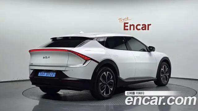 Kia EV6 2023 thumb 2