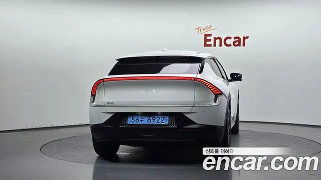 Kia EV6 2023 thumb 4