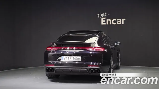Porsche Panamera 2021 thumb 4