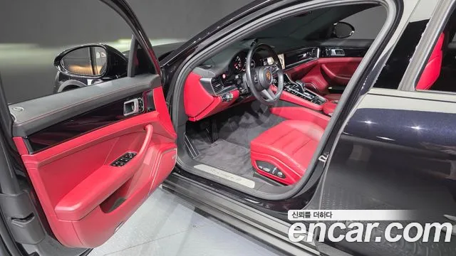 Porsche Panamera 2021 thumb 10