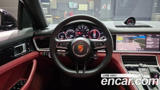 Porsche Panamera 2021 thumb 12