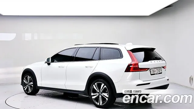 Volvo V60 2019 thumb 2
