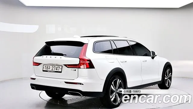 Volvo V60 2019 thumb 3
