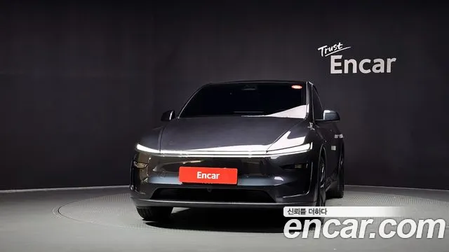 Tesla Model Y 2026 thumb 3