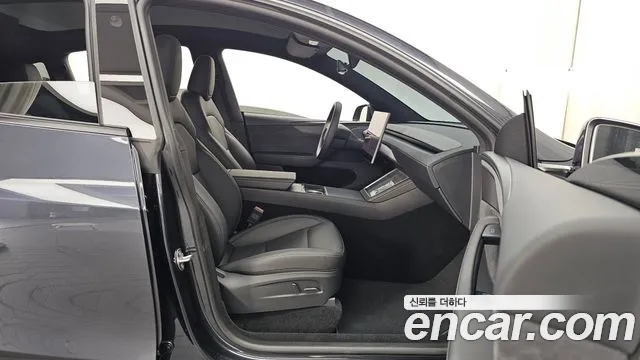Tesla Model Y 2026 thumb 11