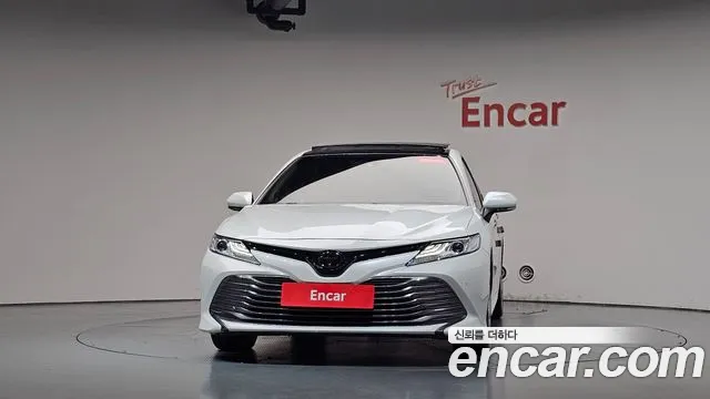 Toyota Camry 2017 thumb 2