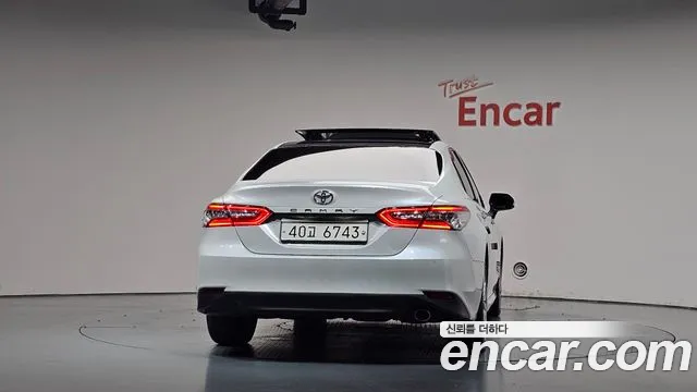 Toyota Camry 2017 thumb 3