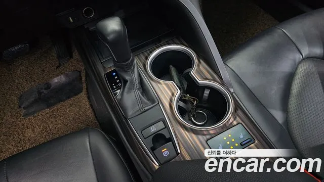 Toyota Camry 2017 thumb 8