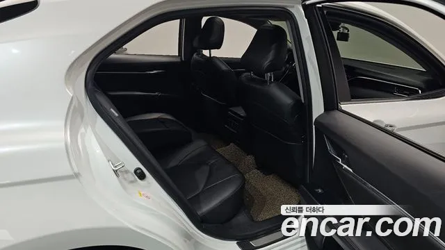 Toyota Camry 2017 thumb 11