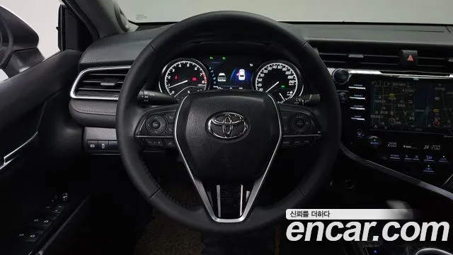 Toyota Camry 2017 thumb 12