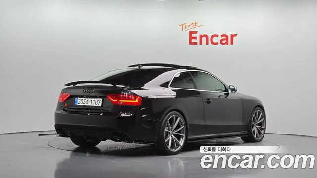 Audi RS5 2015 thumb 2