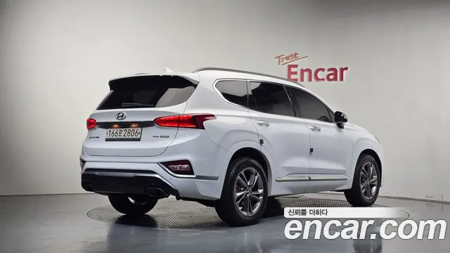Hyundai Santa Fe 2018 thumb 2
