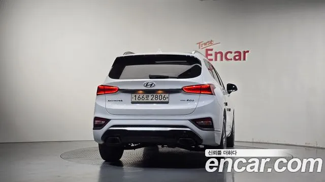 Hyundai Santa Fe 2018 thumb 4