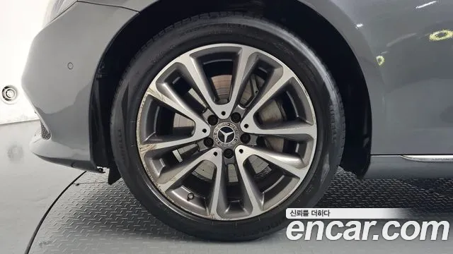 Mercedes-Benz E-Класс 2017 thumb 4