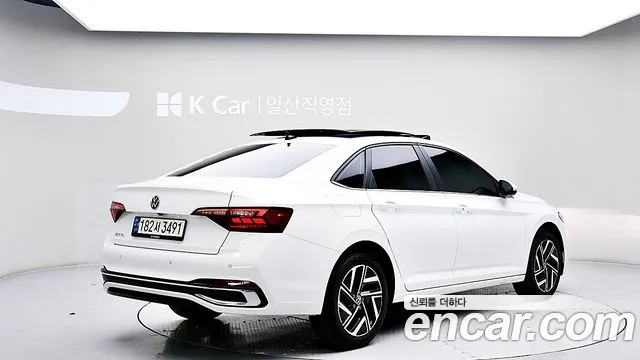 Volkswagen Jetta 2023 thumb 3