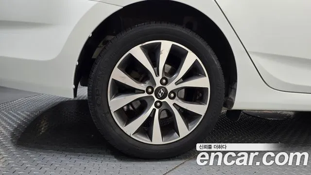 Hyundai Accent 2014 thumb 5