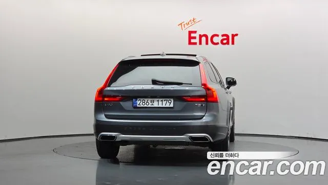 Volvo V90 2018 thumb 4