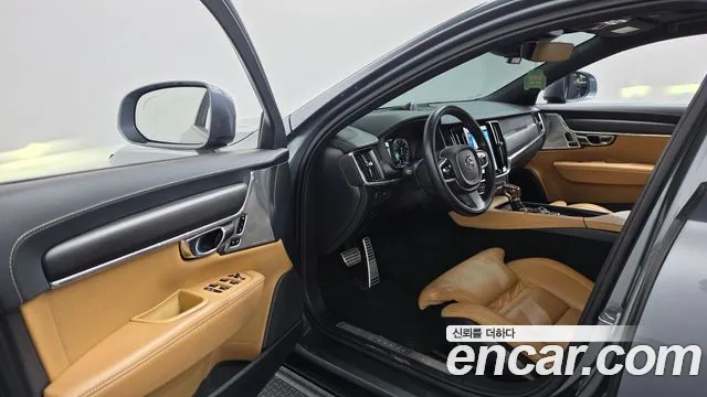 Volvo V90 2018 thumb 10