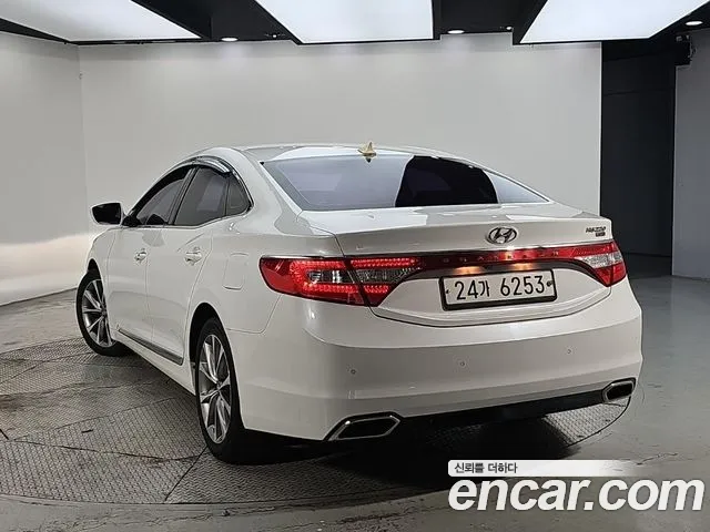 Hyundai Grandeur 2014 thumb 3