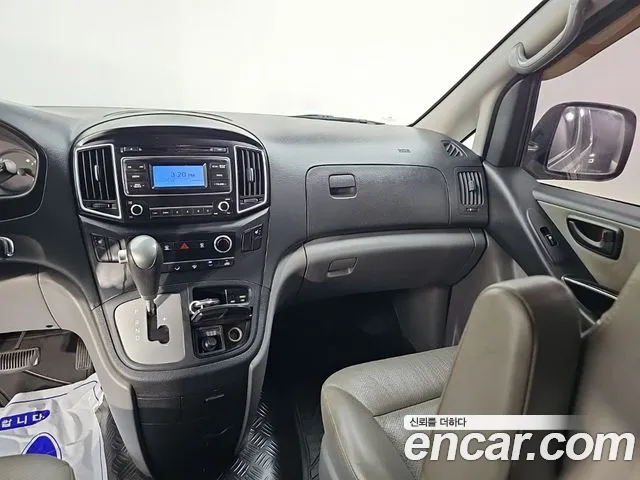 Hyundai Starex 2016 thumb 10