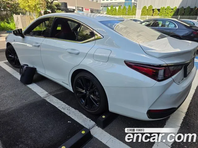 Lexus ES 2022 thumb 4