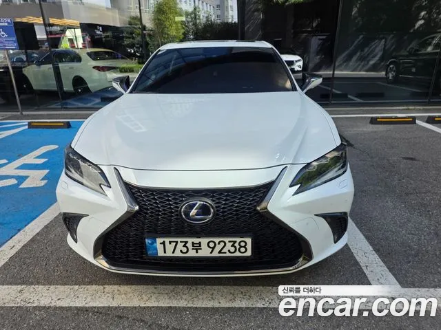 Lexus ES 2022 thumb 12