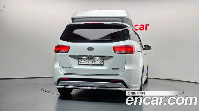Kia Carnival 2016 thumb 4