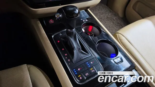Kia Carnival 2016 thumb 9