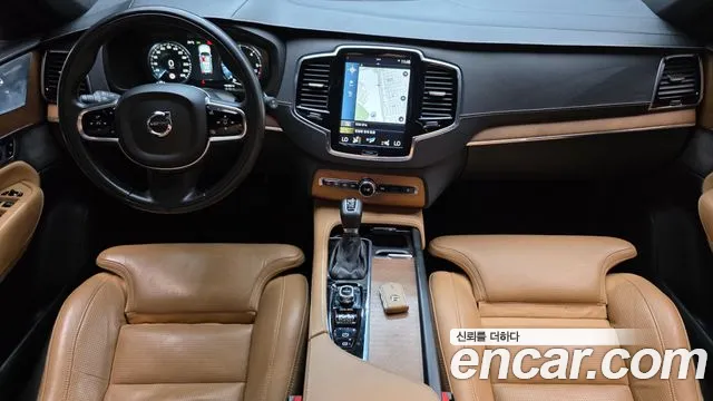 Volvo XC90 2016 thumb 7