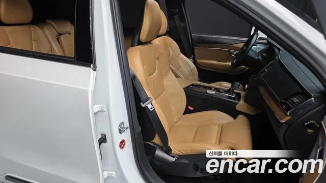 Volvo XC90 2016 thumb 11