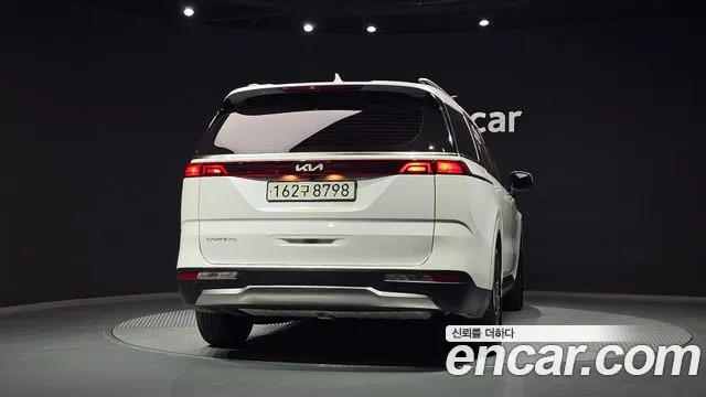 Kia Carnival 2023 thumb 4