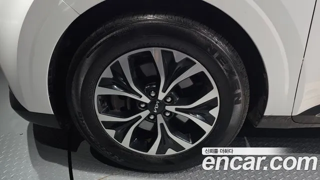 Kia Carnival 2023 thumb 5