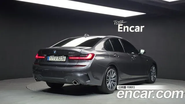 BMW 3-Series 2021 thumb 2
