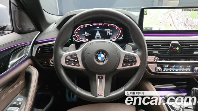 BMW 5-Series 2023 thumb 12