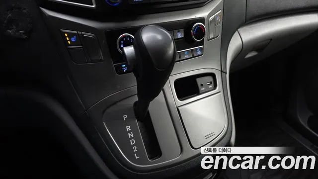 Hyundai Starex 2017 thumb 9