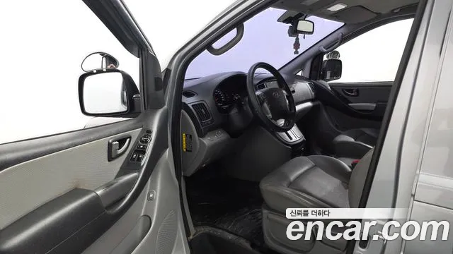 Hyundai Starex 2017 thumb 10