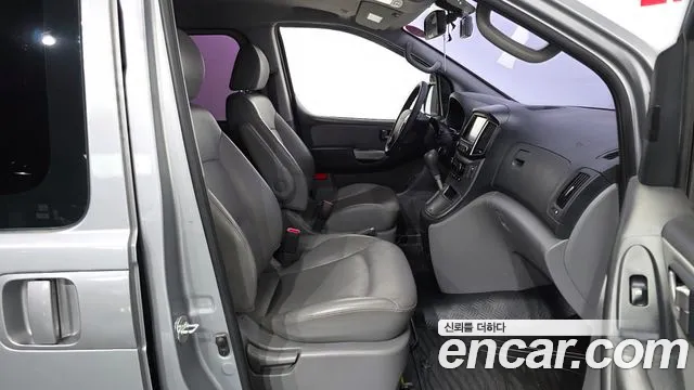 Hyundai Starex 2017 thumb 11