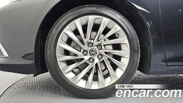Lexus ES 2023 thumb 5