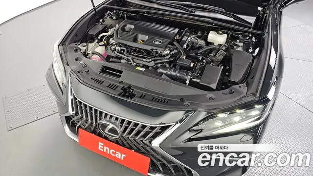 Lexus ES 2023 thumb 6