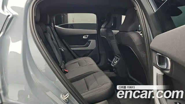 Polestar 2 2022 thumb 10