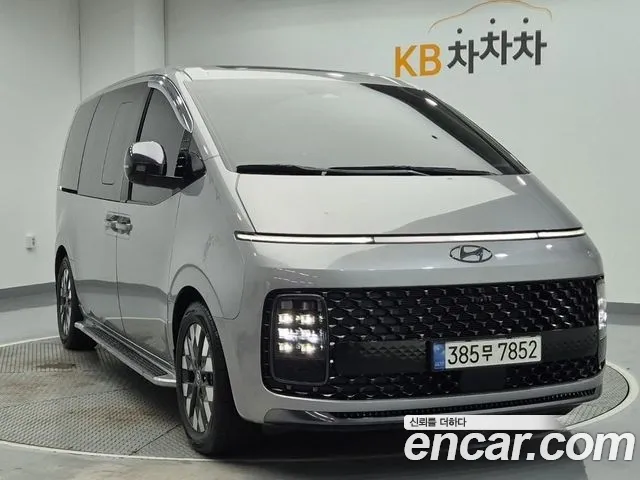 Hyundai Staria 2024 thumb 3