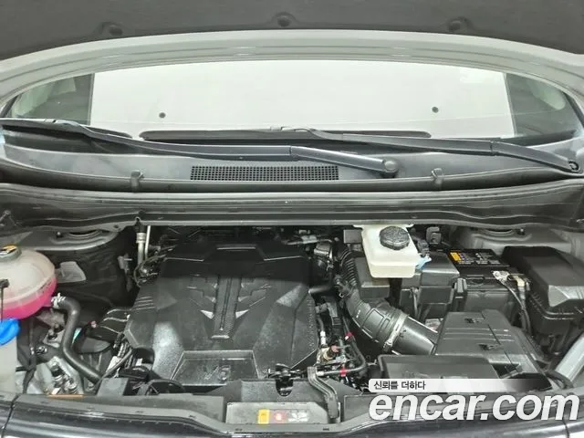 Hyundai Staria 2024 thumb 6