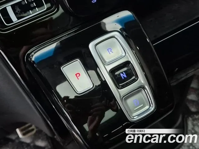 Hyundai Staria 2024 thumb 9